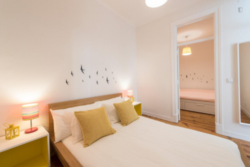 2-Bedroom apartment near Martim Moniz metro station
