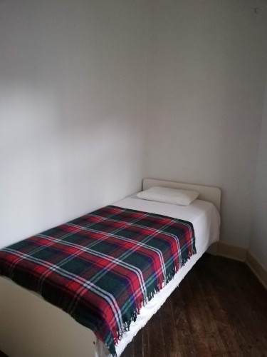 Cozy single bedroom near Alameda metro station