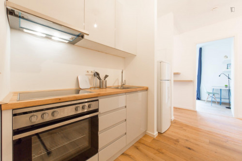 Double bedroom in 4-bedroom apartment