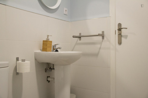 Very neat double bedroom near the Atocha train station