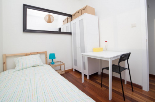 Cosy single bedroom near Facultat De Magisteri