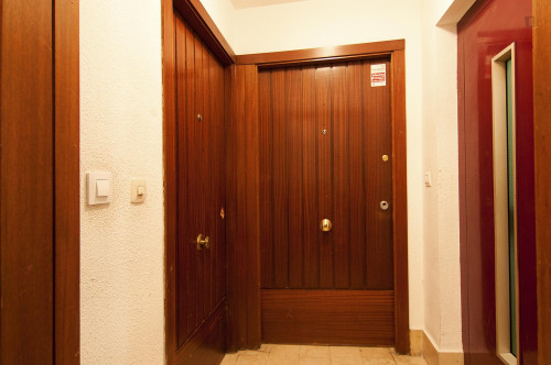 Very bright double bedroom in a flat close to the Bailén metro station - Gallery - 13