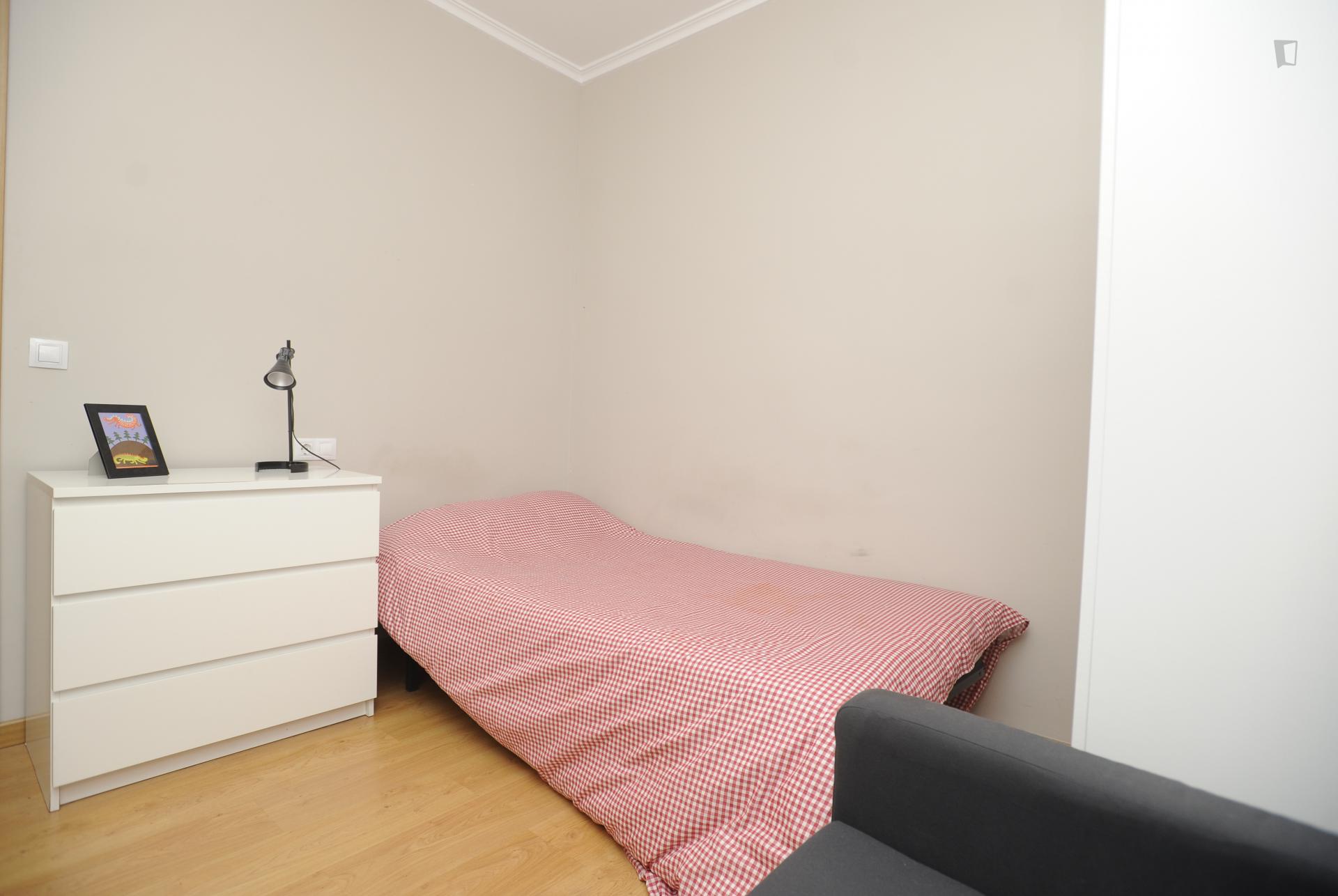 Homely Single Bedroom In The Heart Of Valencia - Homely single bedroom in the heart of Valencia - Gallery - 2