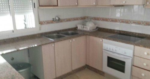 Authentic double bedroom in a 7-bedroom flat, in the Rascanya district