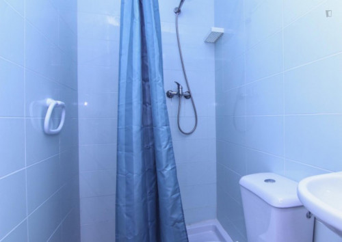 Authentic double bedroom in a 7-bedroom flat, in the Rascanya district  - Gallery -  5