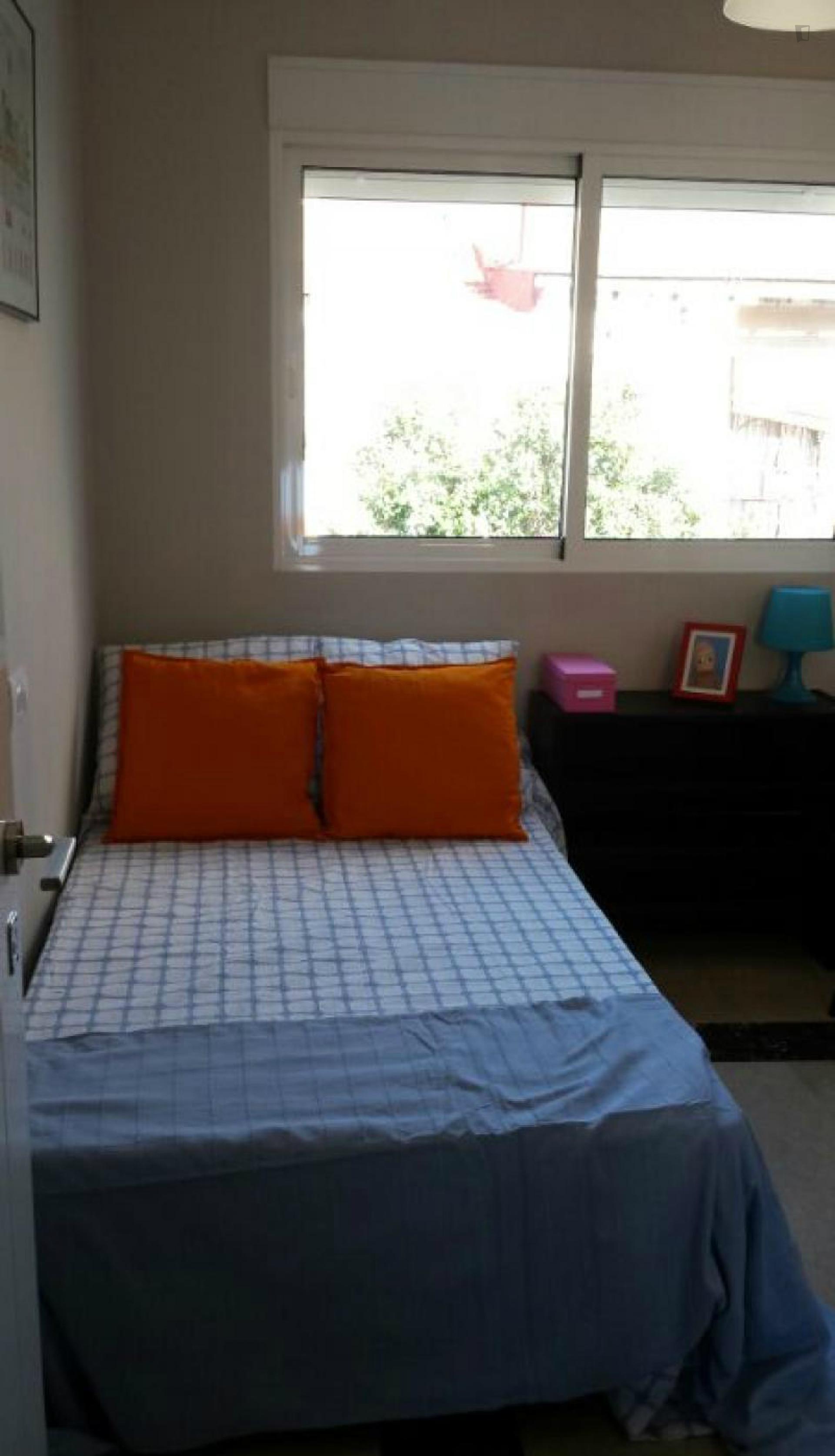 Authentic Double Bedroom In A 7-Bedroom Flat, In The Rascanya District - Authentic double bedroom in a 7-bedroom flat, in the Rascanya district - Gallery - 2