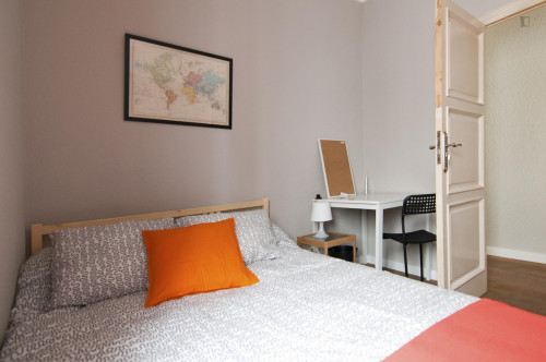 Charming double bedroom near the Universitat Católica de Valencia San Vicente Mártir