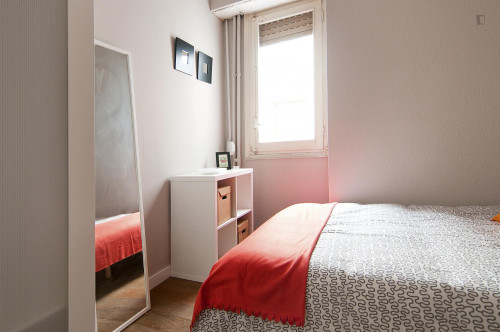 Charming double bedroom near the Universitat Católica de Valencia San Vicente Mártir