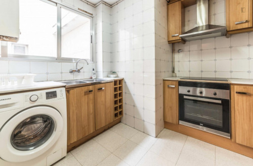 Large and elegant double ensuite bedroom in Ciutat Vella
