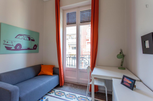 Admirable double bedroom with a balcony, in the Gran Via neighbourhood