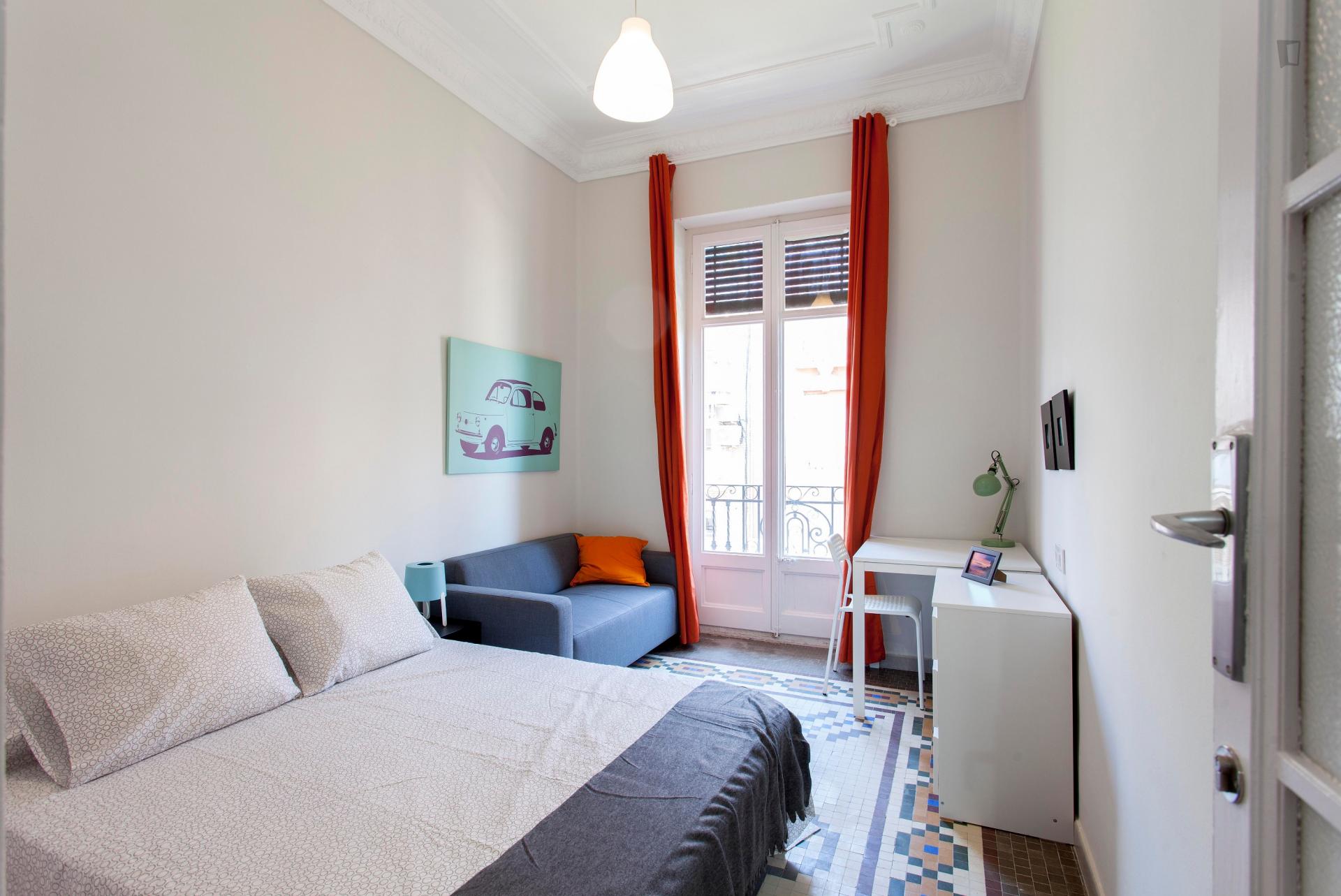  Admirable Double Bedroom With A Balcony, In The Gran Via Neighbourhood  -  Admirable double bedroom with a balcony, in the Gran Via neighbourhood  - Gallery -  2