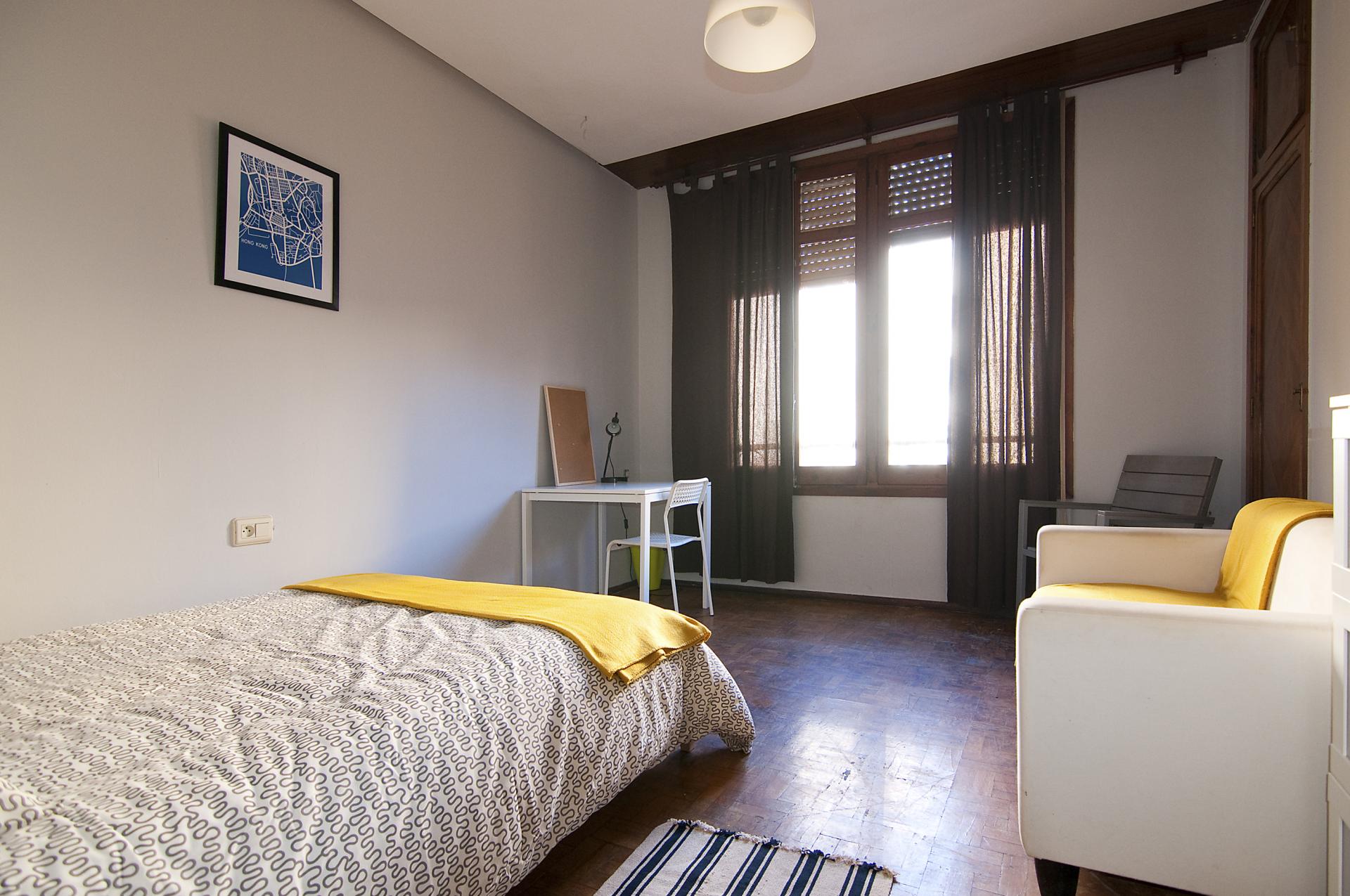  Inviting Student Apartment With Wi-Fi Near Colón Metro Station  -  Nice double bedroom in a 5-bedroom apartment near Colón metro station  - Gallery -  1