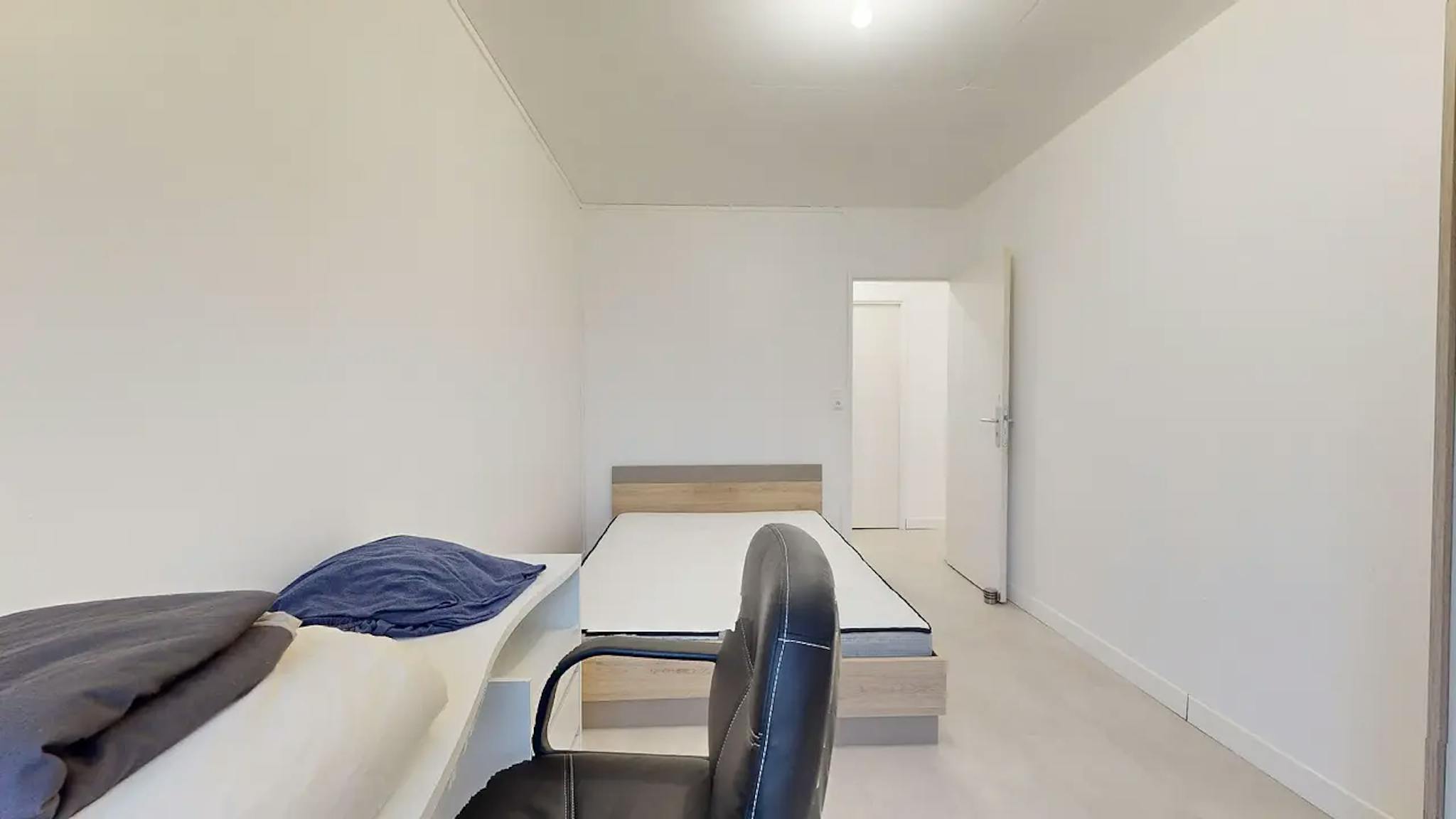  Private Room  -  Rue Massenet, Amiens  - Gallery -  1