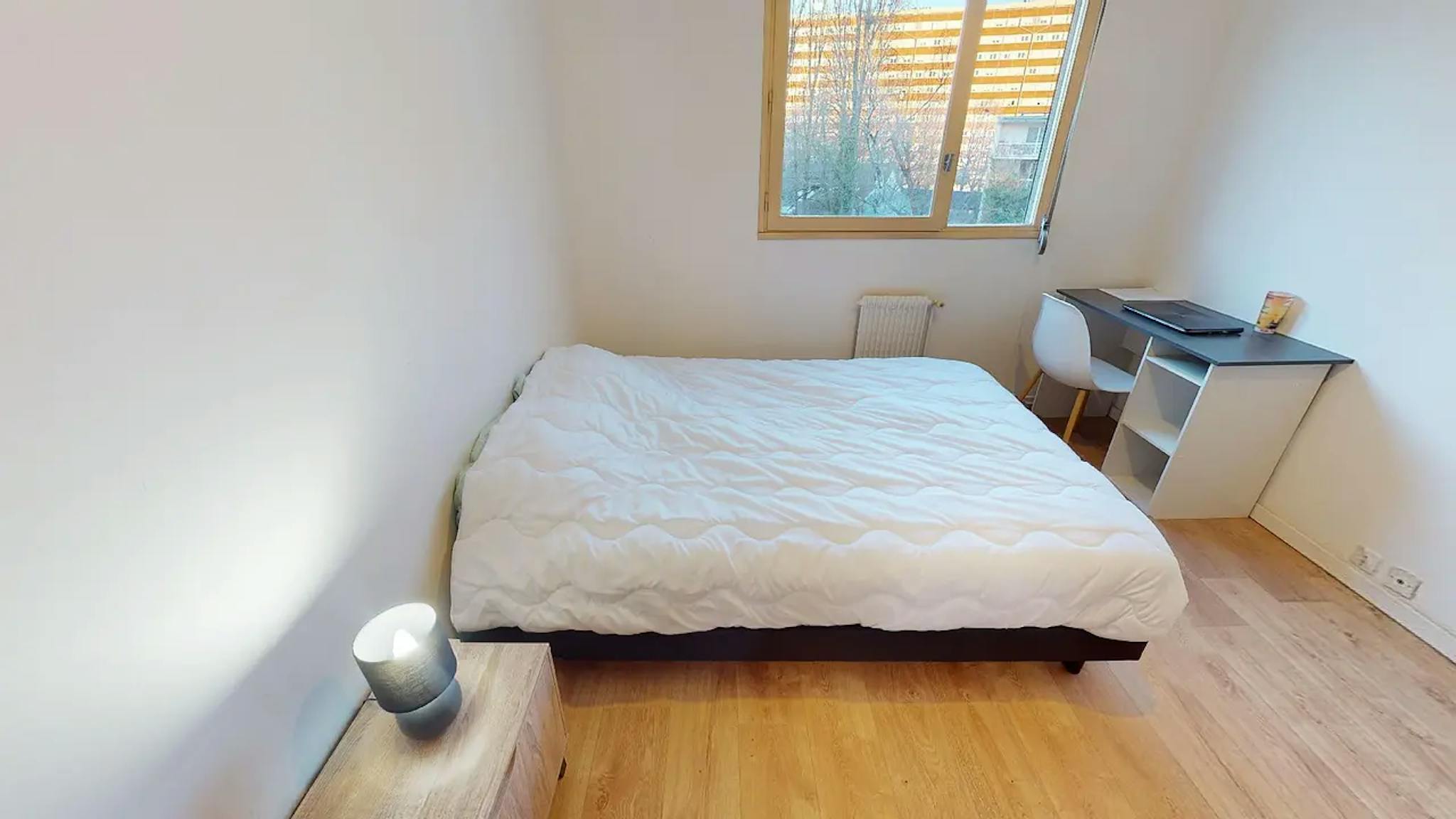  Private Room  -  Square du Haut Blosne, Rennes  - Gallery -  1