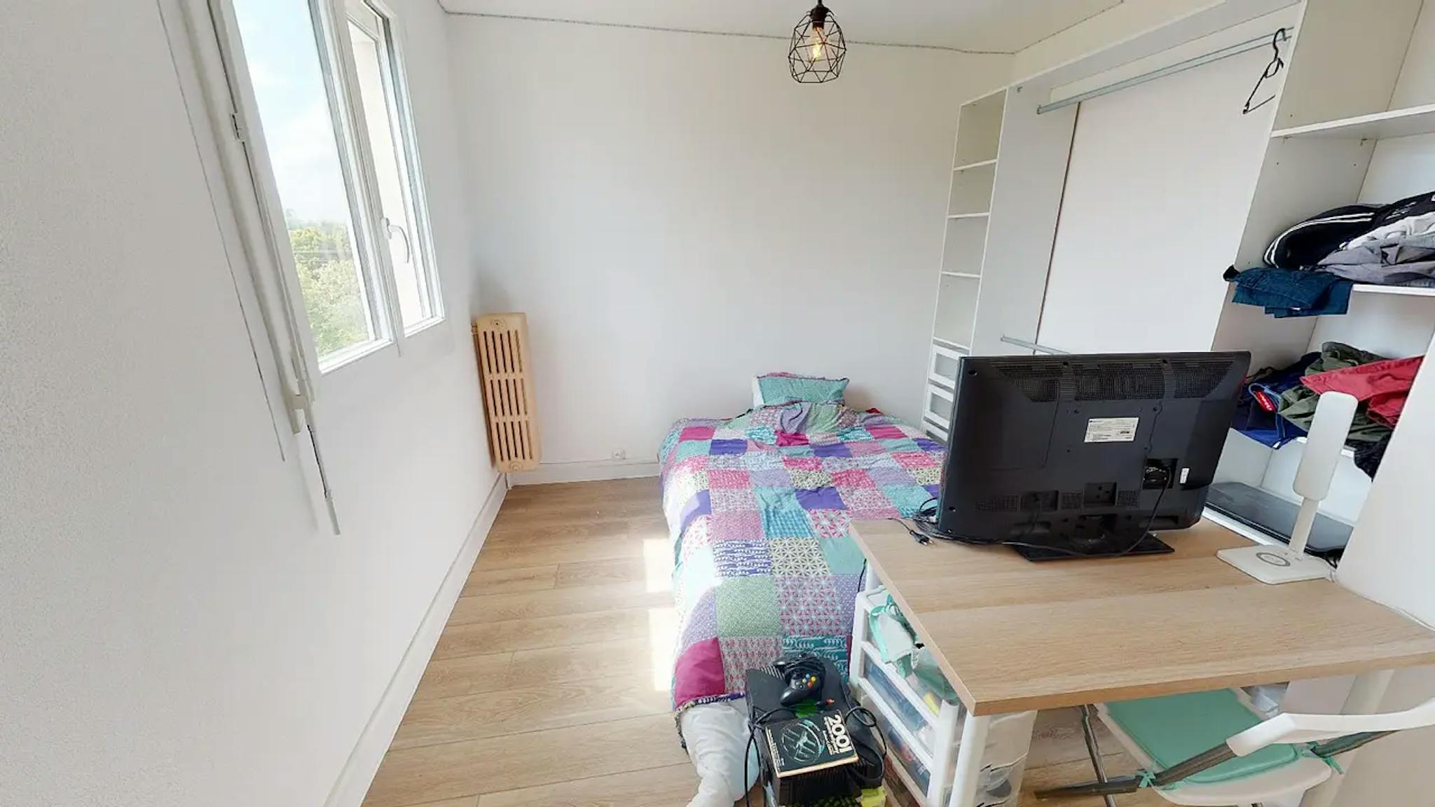 Private Room - Rue Perrin de La Touche, Rennes - Gallery - 1