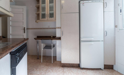 Nice double bedroom close to the Facultat De Magisteri  - Gallery -  5