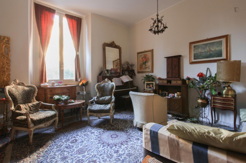 Double bedroom in 4-bedroom apartment