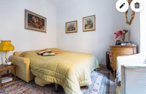 Double bedroom in 4-bedroom apartment