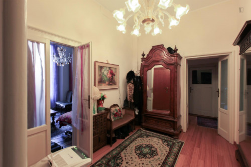 Double bedroom in 4-bedroom apartment - Gallery - 12