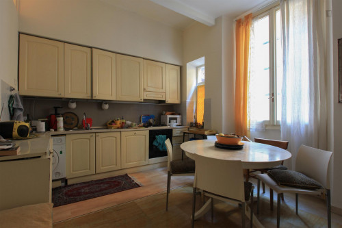 Double bedroom in 4-bedroom apartment - Gallery - 8