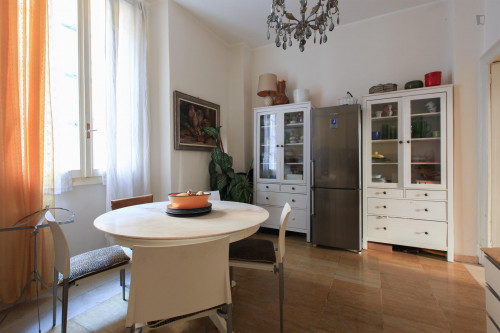 Double bedroom in 4-bedroom apartment - Gallery - 7