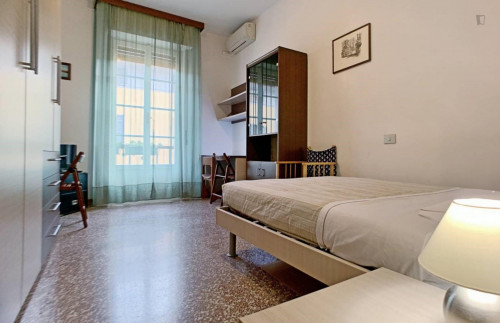 Bright 2-bedroom apartment close to Bocconi University