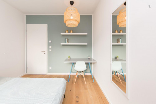 Double bedroom in 3-bedroom apartment