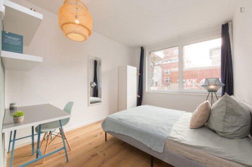 Double bedroom in 3-bedroom apartment