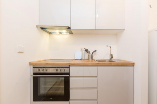 Double bedroom in 4-bedroom apartment