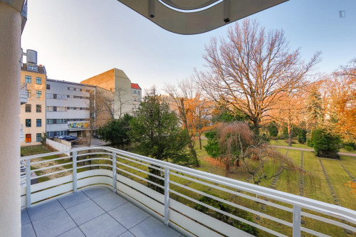Double bedroom in 4-bedroom apartment