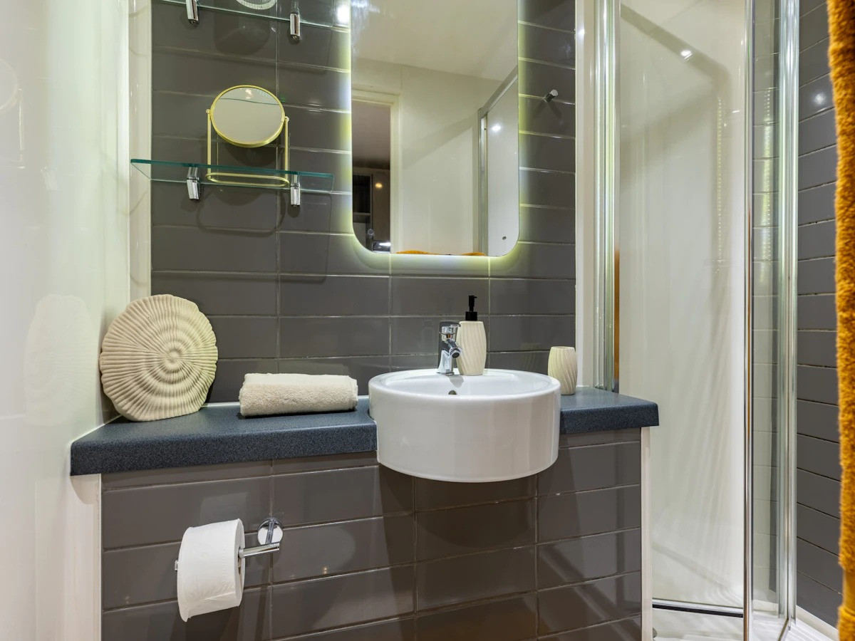  Premium Plus Studio  -  88 Bromsgrove House  - Gallery -  3