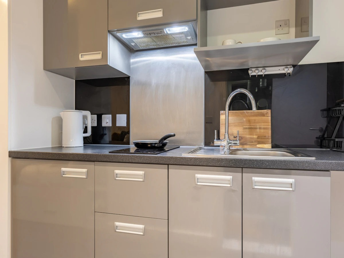 Premium Plus Studio - 88 Bromsgrove House - Gallery - 2