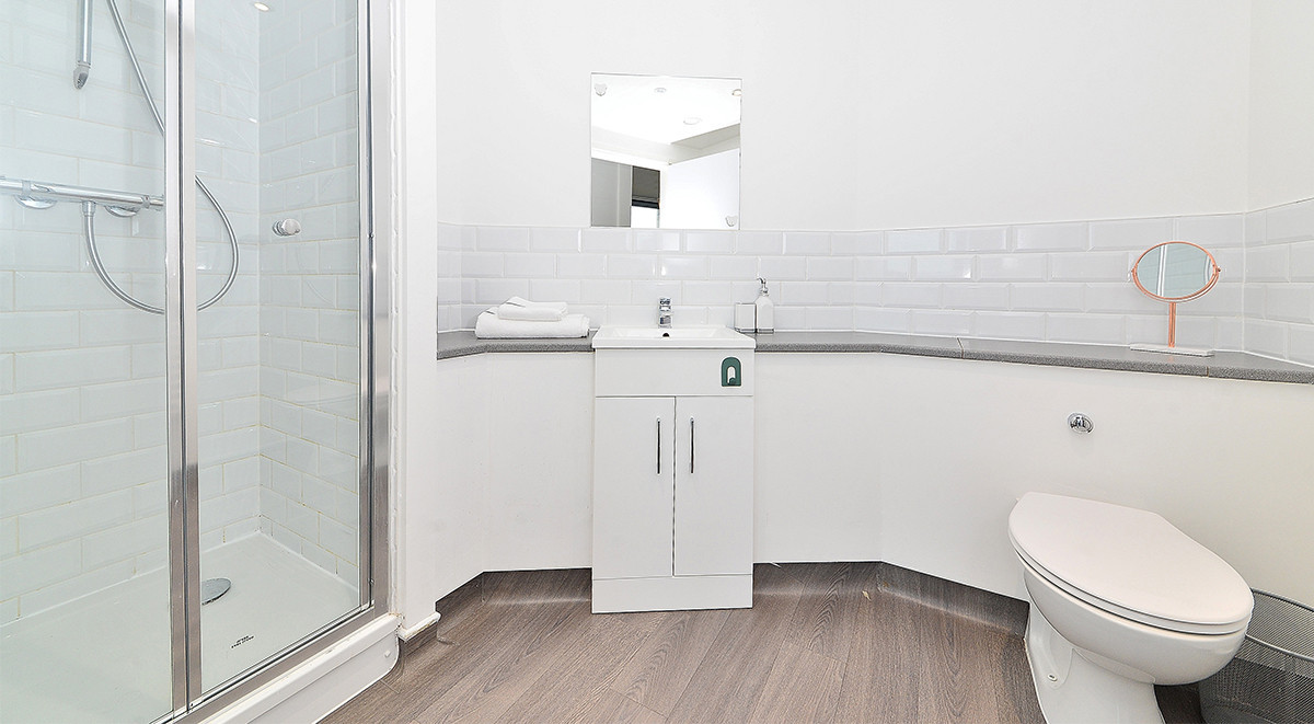 Premium One Bed Flat - 88 Bromsgrove House - Gallery - 3