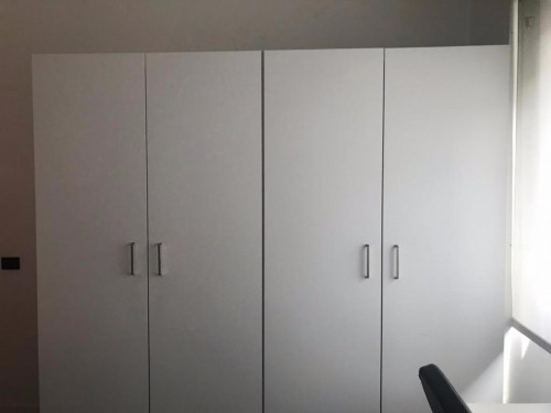 Bed in a twin bedroom close to NABA - Gallery - 14