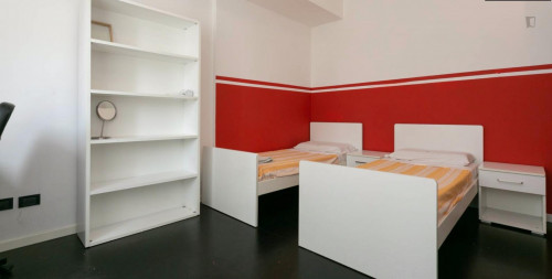 Bed in a twin bedroom close to NABA - Gallery - 10