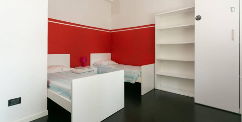Bed in a twin bedroom close to NABA - Gallery - 7