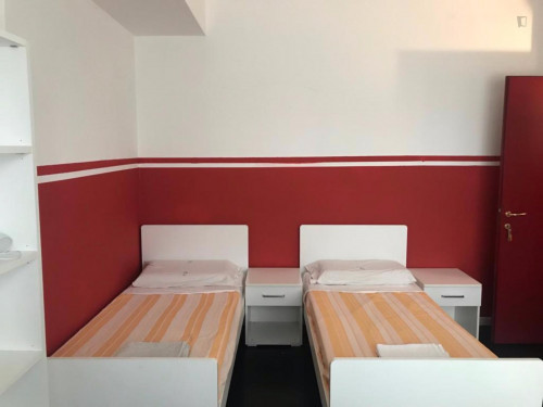 Bed in a twin bedroom close to NABA - Gallery - 13
