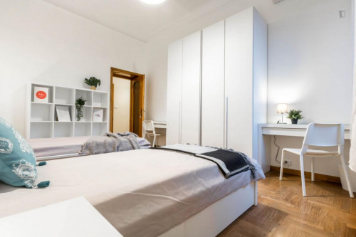 Bed in a twin bedroom, in a 4-bedroom apartment near IED Istituto Europeo di Design