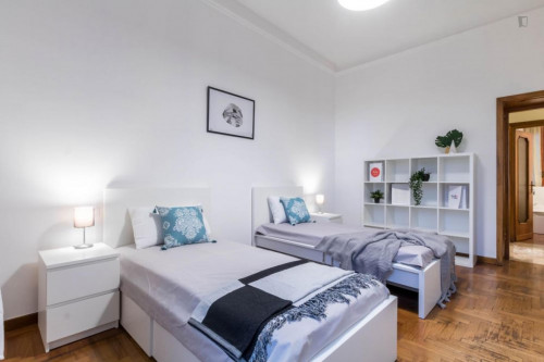 Bed in a twin bedroom, in a 4-bedroom apartment near IED Istituto Europeo di Design