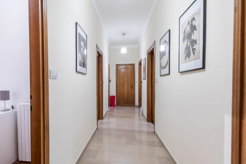 Bed in a twin bedroom, in a 4-bedroom apartment near IED Istituto Europeo di Design