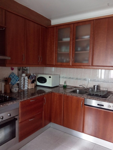 Nice single bedroom in Sacavém