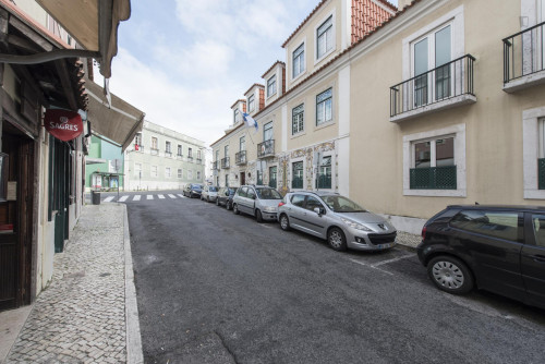 Welcoming double bedroom in Alcântara