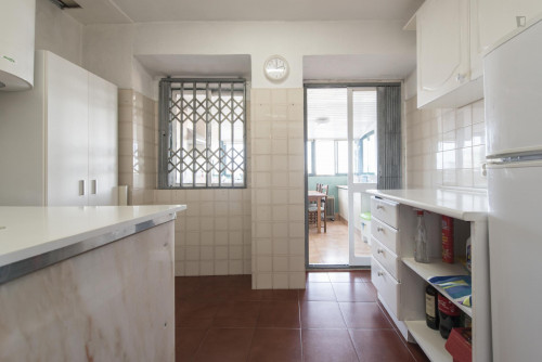 Welcoming double bedroom in Alcântara