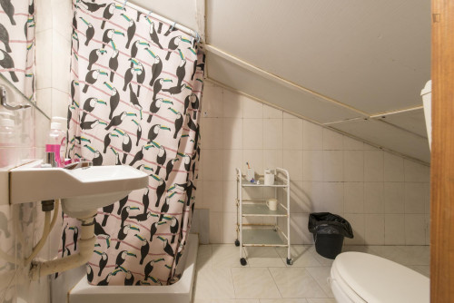 Welcoming double bedroom in Alcântara