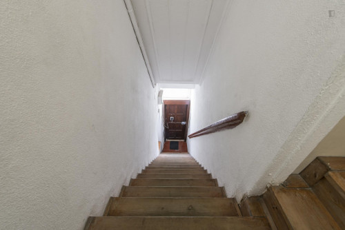 Welcoming double bedroom in Alcântara