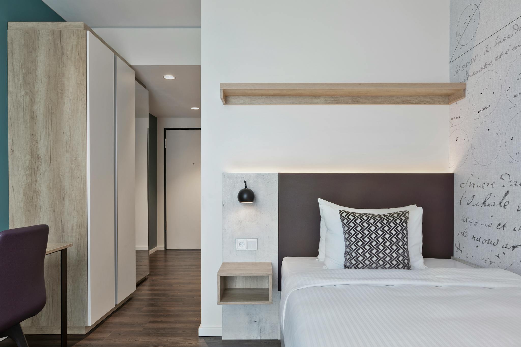  Entire Place  -  Walther-Von-Dyck Straße, Garching bei München  - Gallery -  1