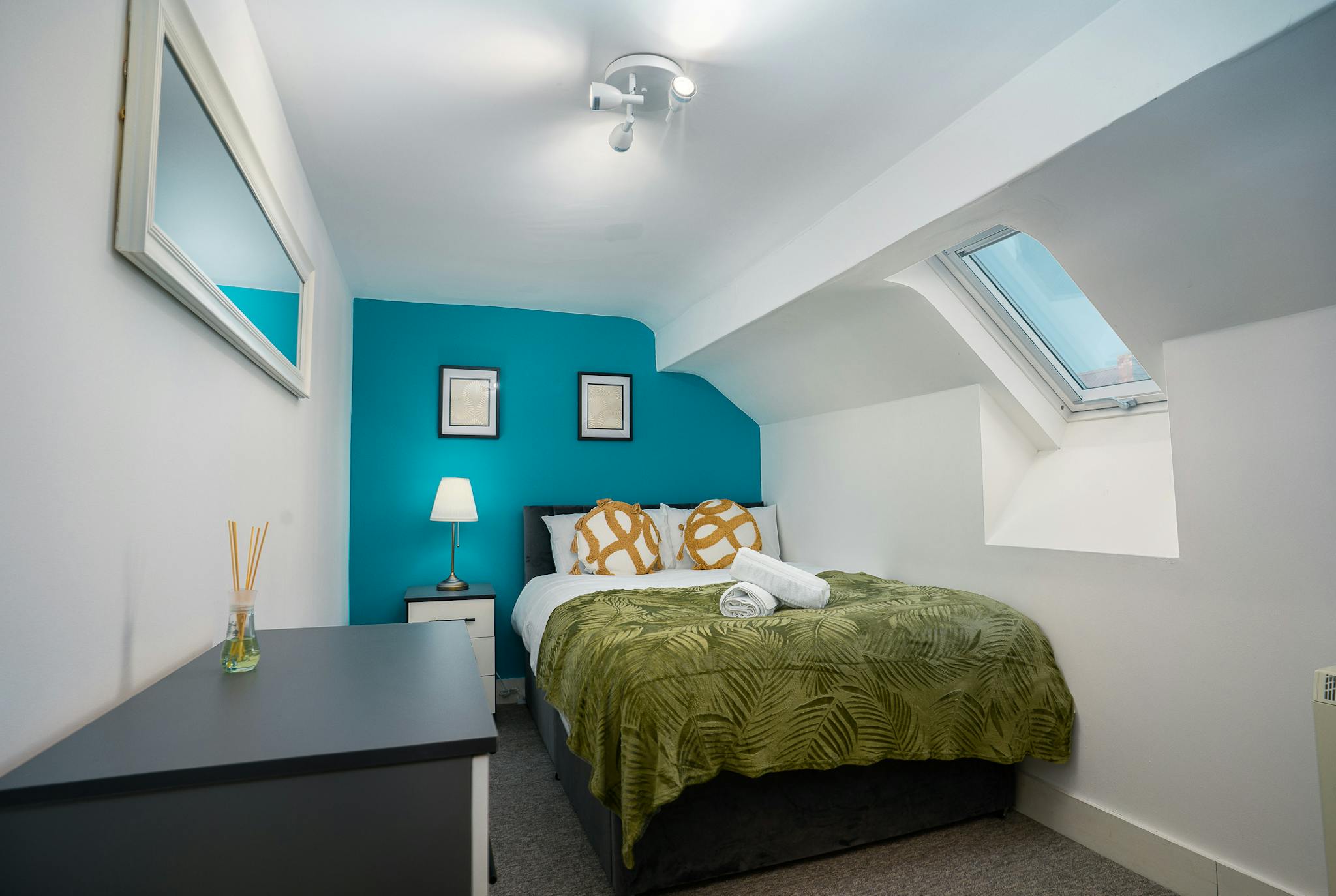  Entire Place  -  Middle Street, Yeovil  - Gallery -  1