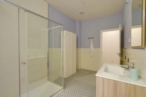 Bright Double Bedroom close to Universidad Rey Juan Carlos  - Gallery -  5