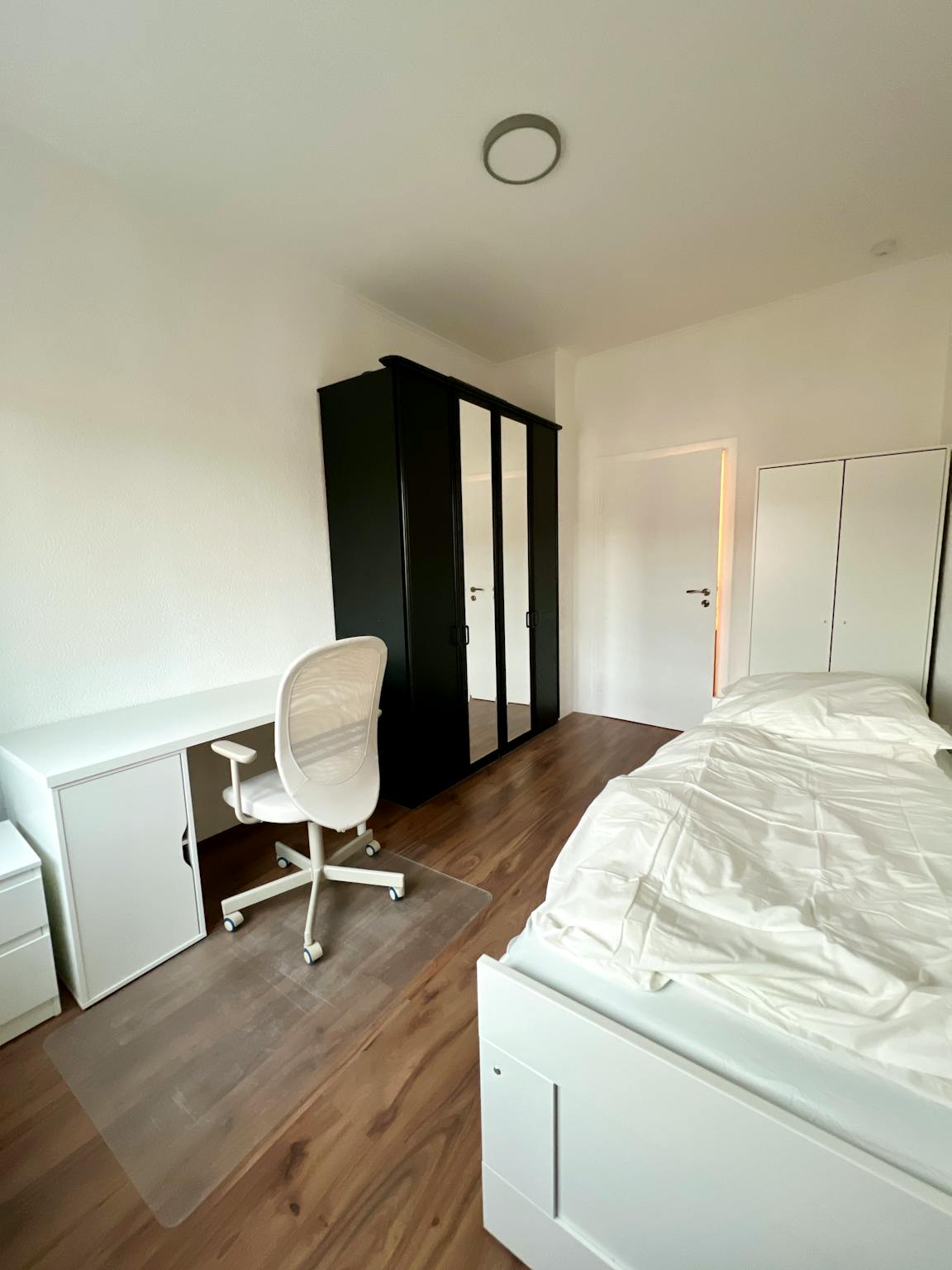 Private Room - Segeberger Weg, Düsseldorf - Gallery - 1