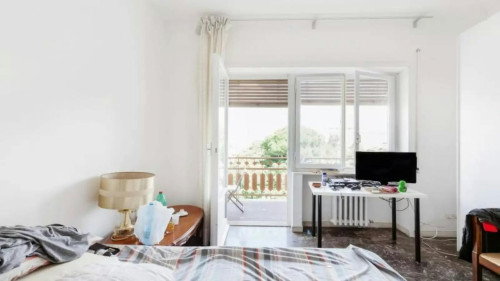 Piazza Giancarlo Vallauri, Rome